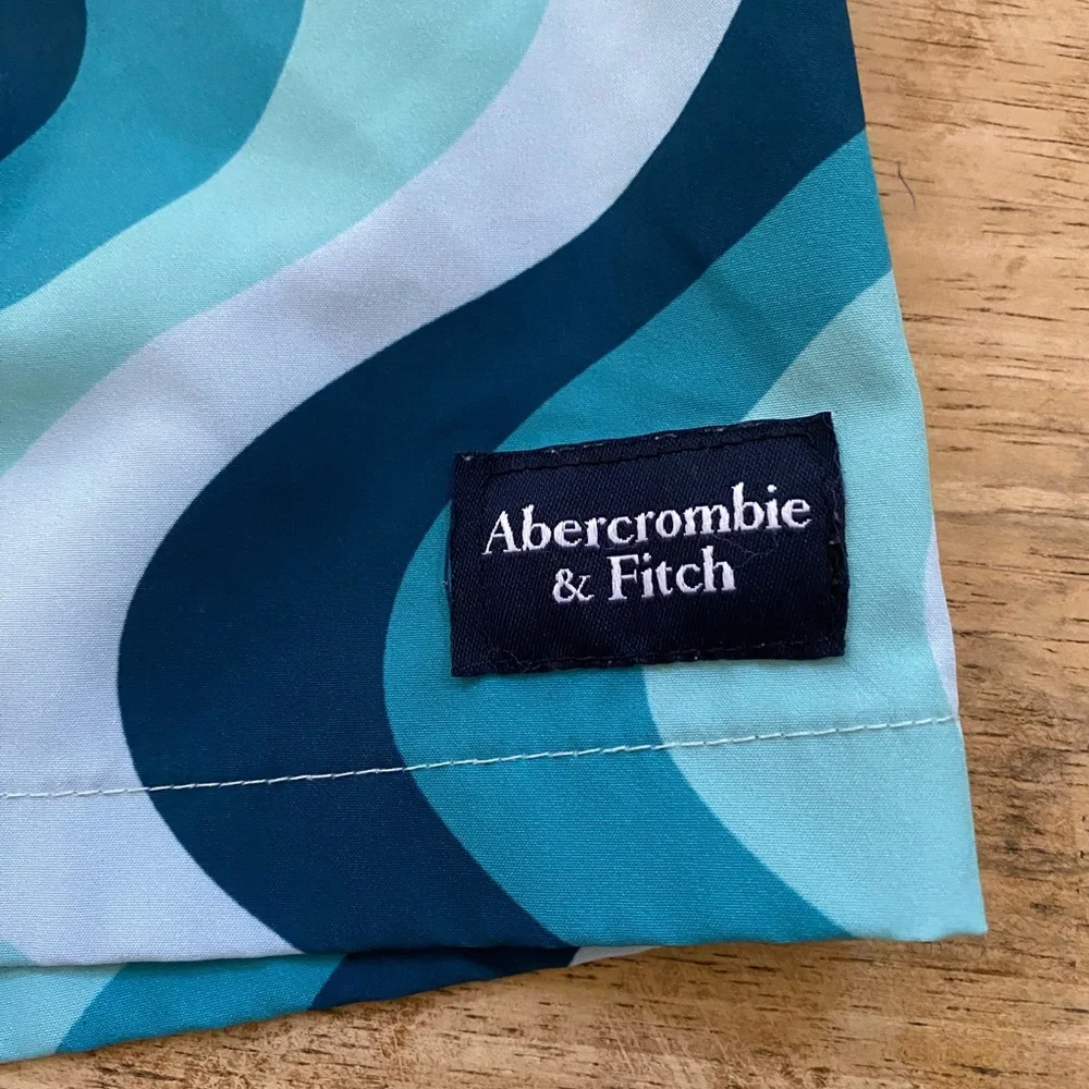 Abercrombie‎ Kids Boys’ Sz 13/14 Blue Wave Graphic Swim Trunks
